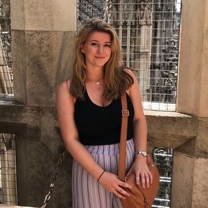 Meet your Posher, Olivia